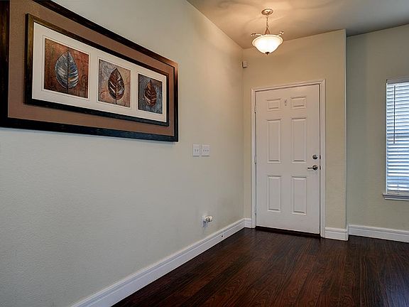 3rd image of 2218 Bentwood Dr
