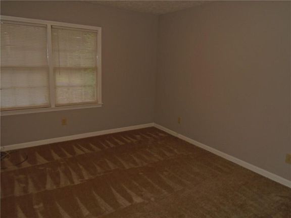 4th image of 2182 Wexford Dr #A