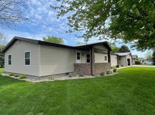 602 Poplar Dr, Wagner, SD 57380