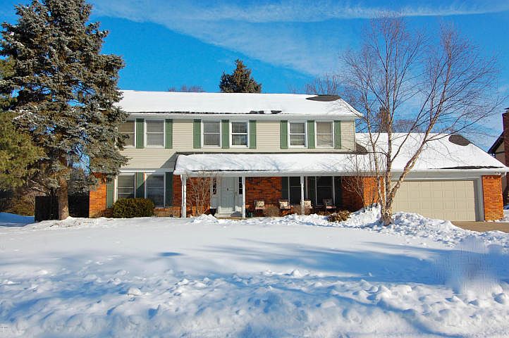 1st image of 110 Walcreek Dr E