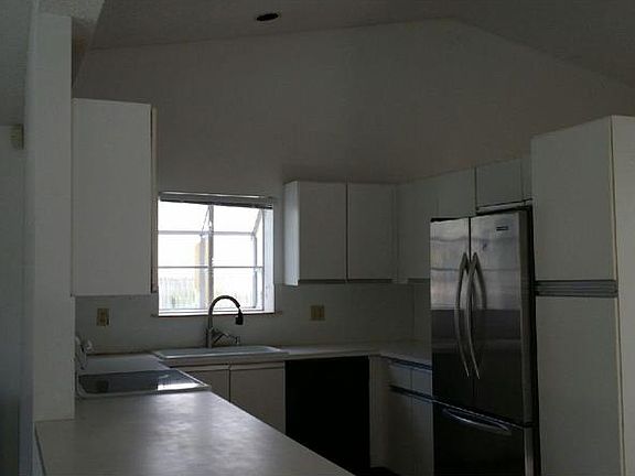 4th image of 5101 NW 81st Ter