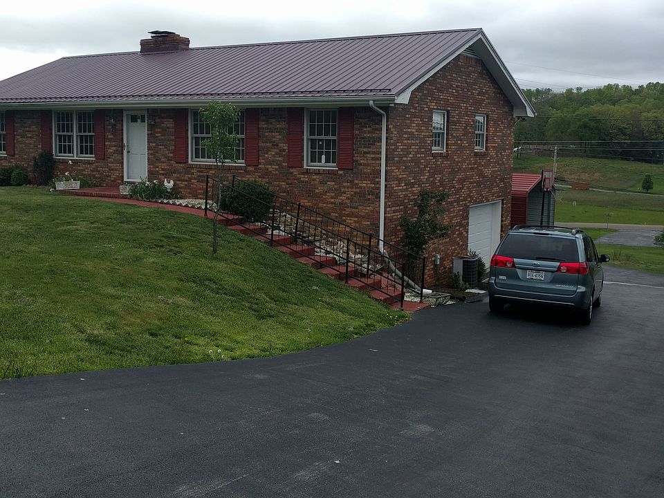 1st image of 19319 Eastwood Dr