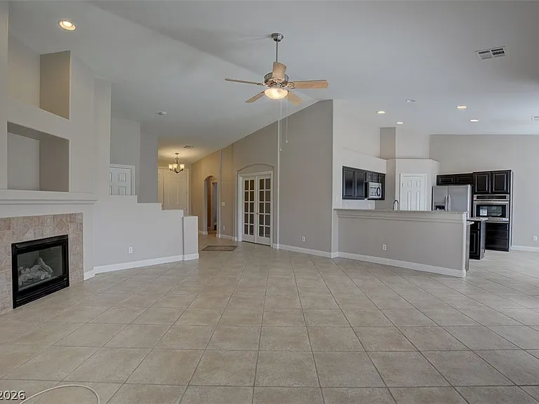 2121 Arpeggio Ave — Photo 3