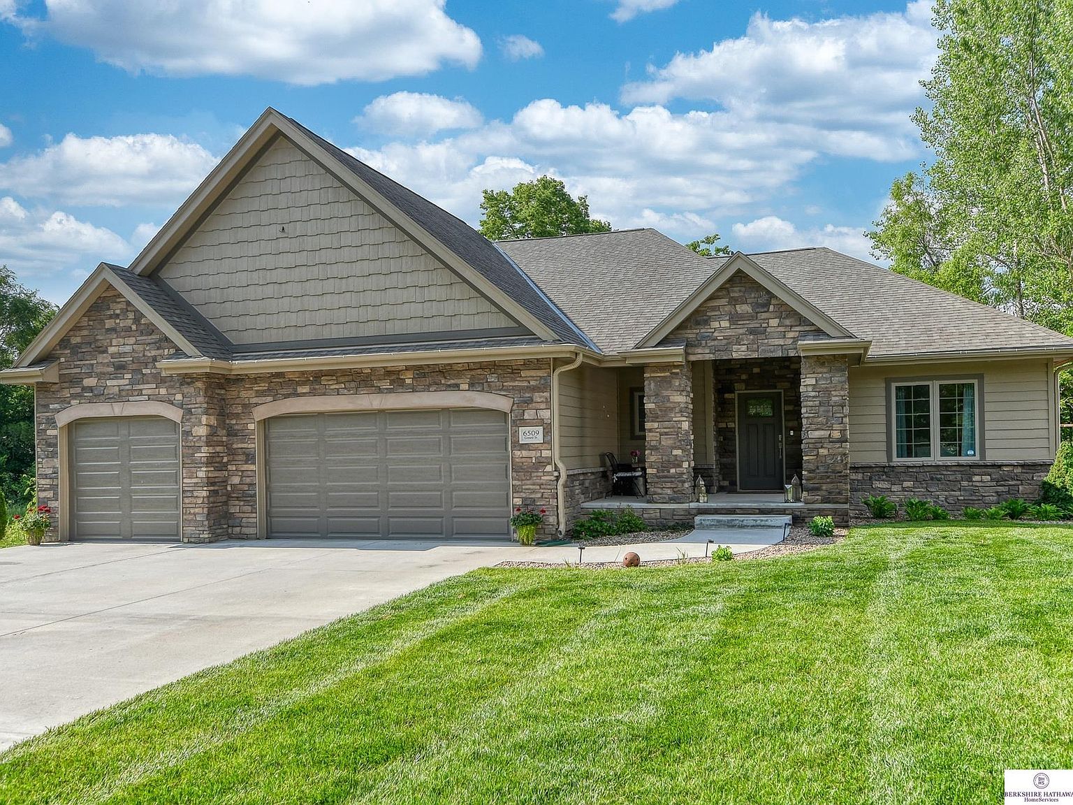 6509 Girard St, Omaha, NE 68152 Zillow