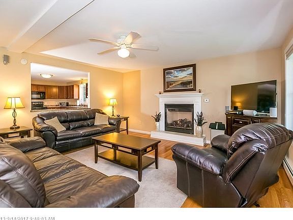 Living room with gas fireplace