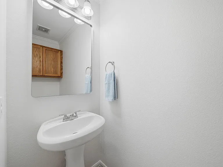 32334 Summer Park Ln — Photo 10