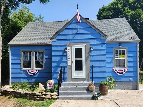 197 Boston Post Rd, Waterford, CT 06385