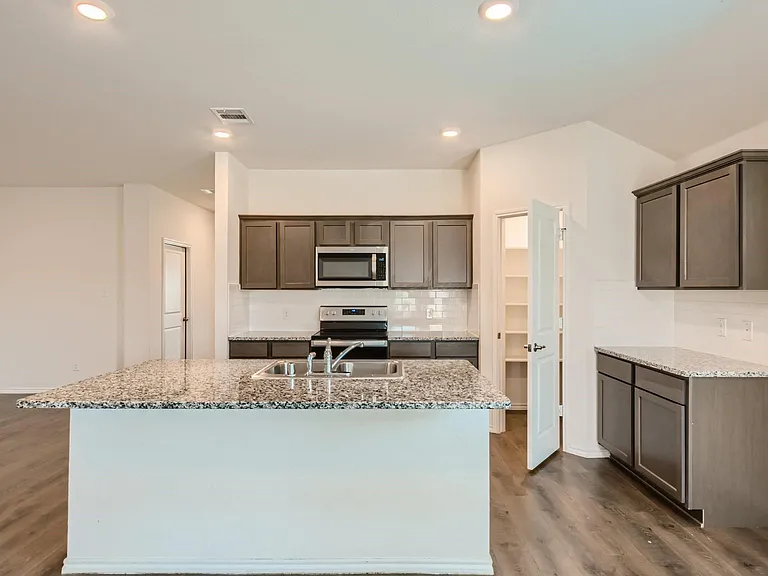 2310 Hankinson Ln — Photo 13