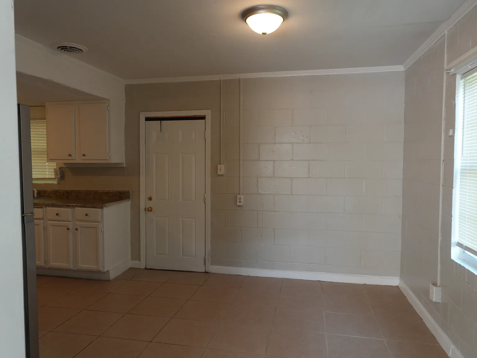 2 bed, 1000 sqft, $925 — Photo 3