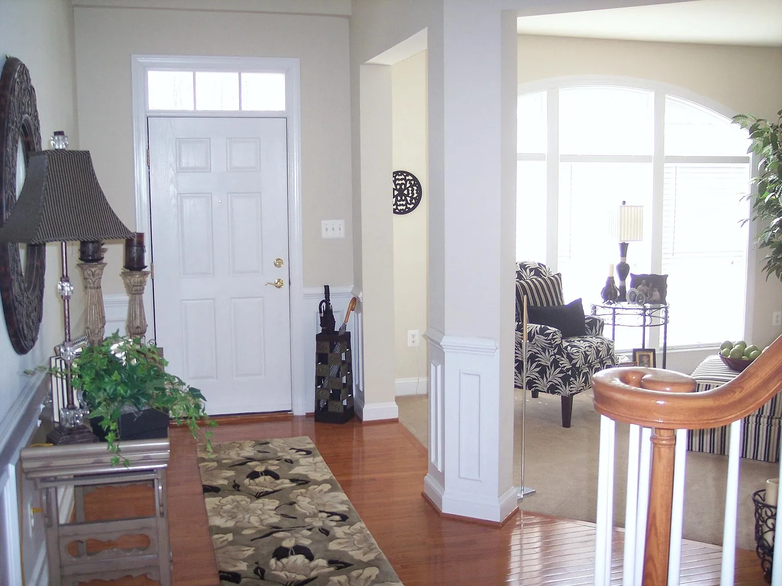 4 bed, 3.5 bath, 3296 sqft, $3,995 — Photo 2