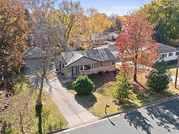 2nd image of 1060 Hathaway Ln NE