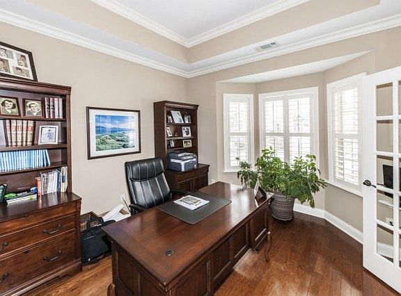 3rd image of 1905 Cottington Ln
