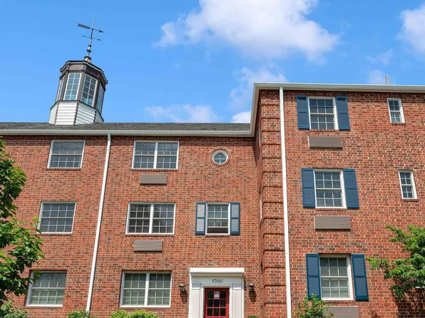 1700 W Abingdon Dr APT 203, Alexandria, VA 22314