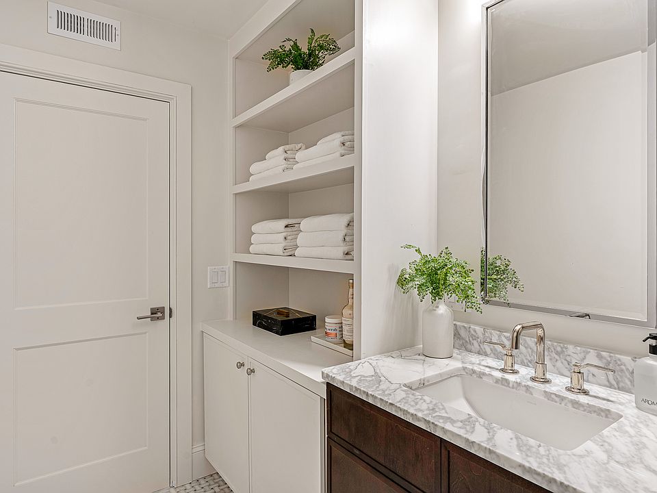 1st image of 421 Saratoga St #4