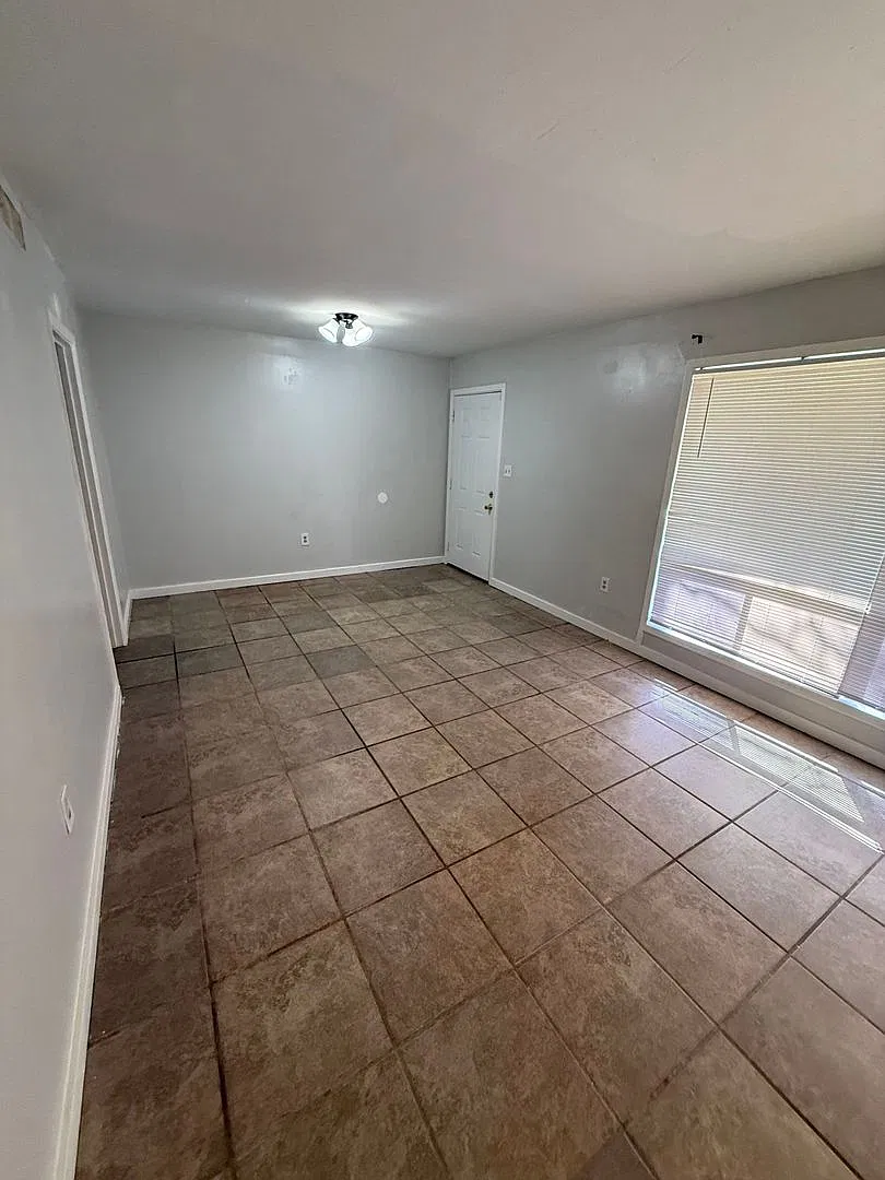 Move-In Ready 3BR/1.5BA Home in South Jackson | Affordable & Convenient — Photo 2