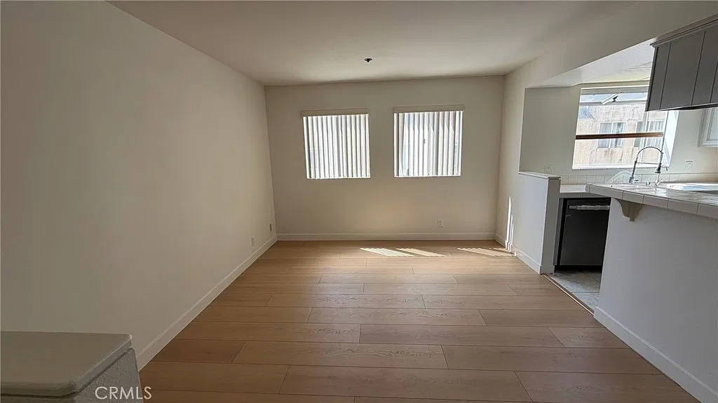 3 bed, 1350 sqft, $3,250 — Photo 4