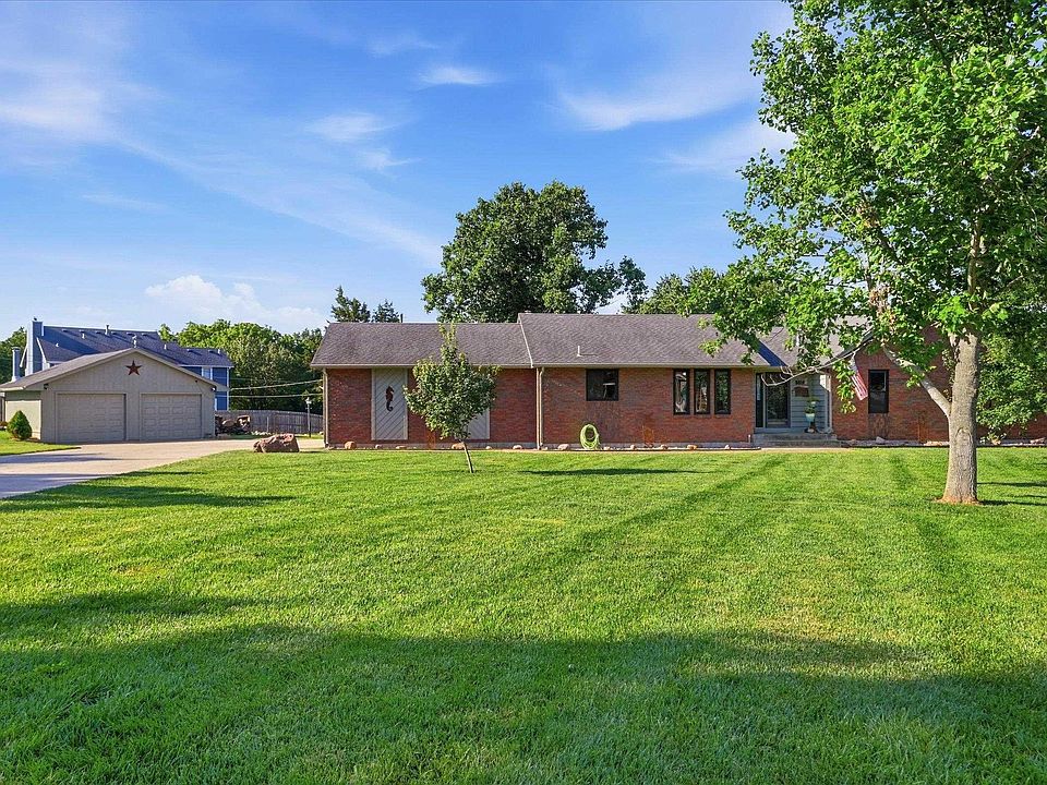 1st image of 3019 SE Aries Ave