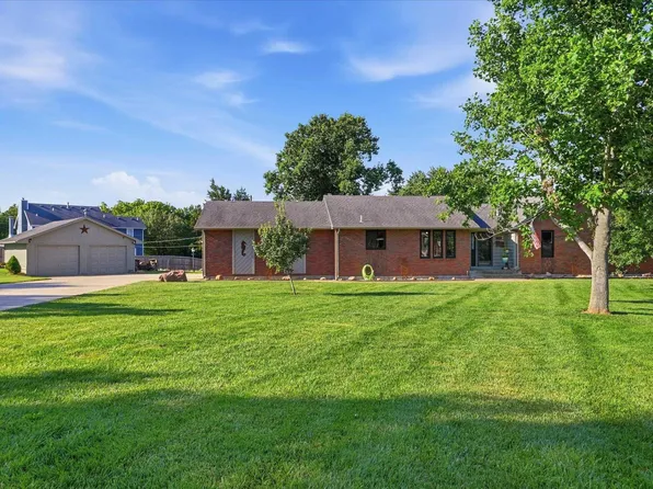 3019 SE Aries Ave, Topeka, KS 66605