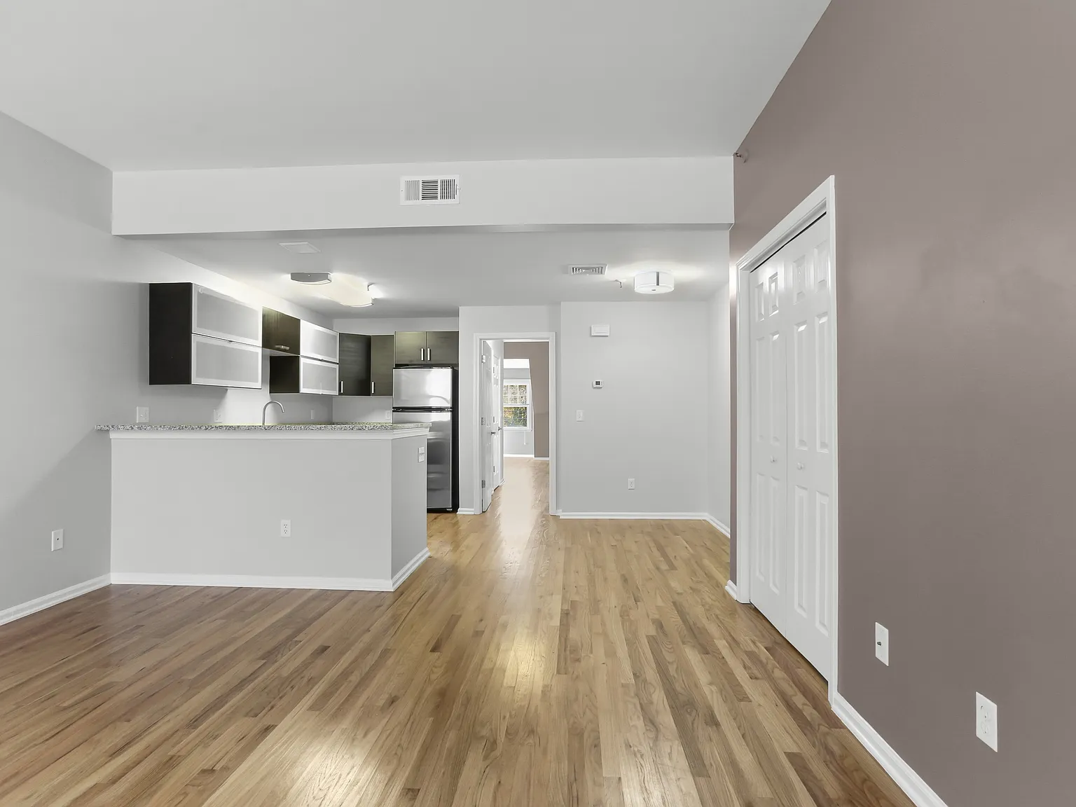 102 Lansdale Avenue Residential - Apt M — Photo 1
