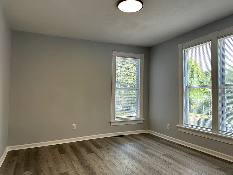 309 Oak St — Photo 26