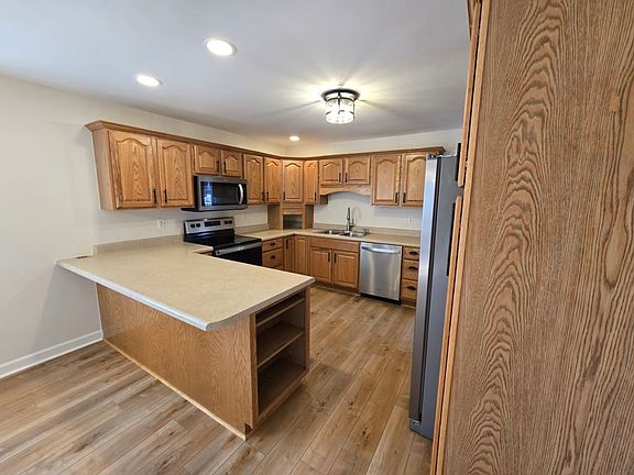 3rd image of 185 Big Springs Rd