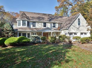 2 Glenbrook Dr, Park Ridge, NJ 07656