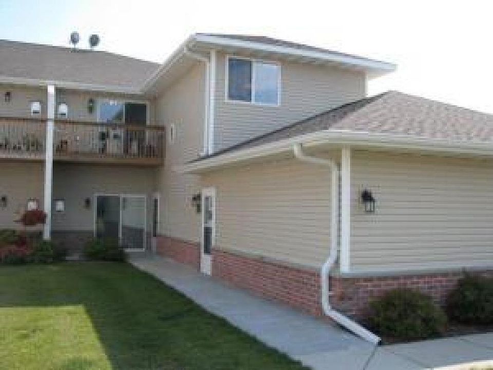 1st image of 330 Brookside Dr