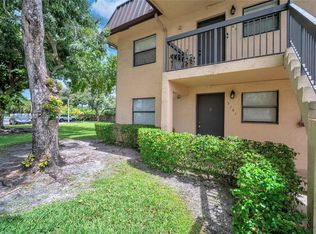 Pine Lake, Hollywood, FL 33024