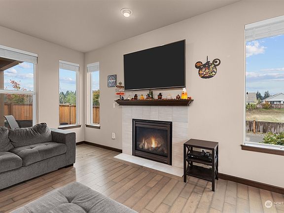 3rd image of 2407 43rd Avenue SE