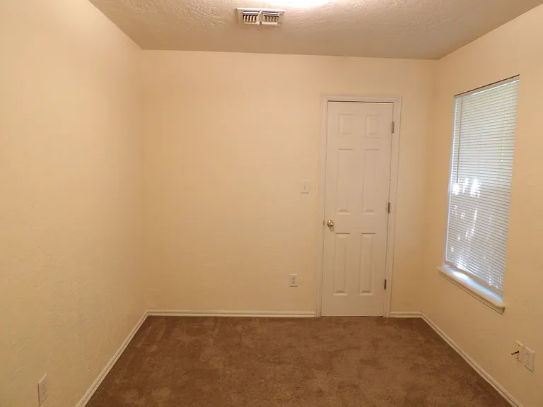 1411 NW Lake Ave #A — Photo 8