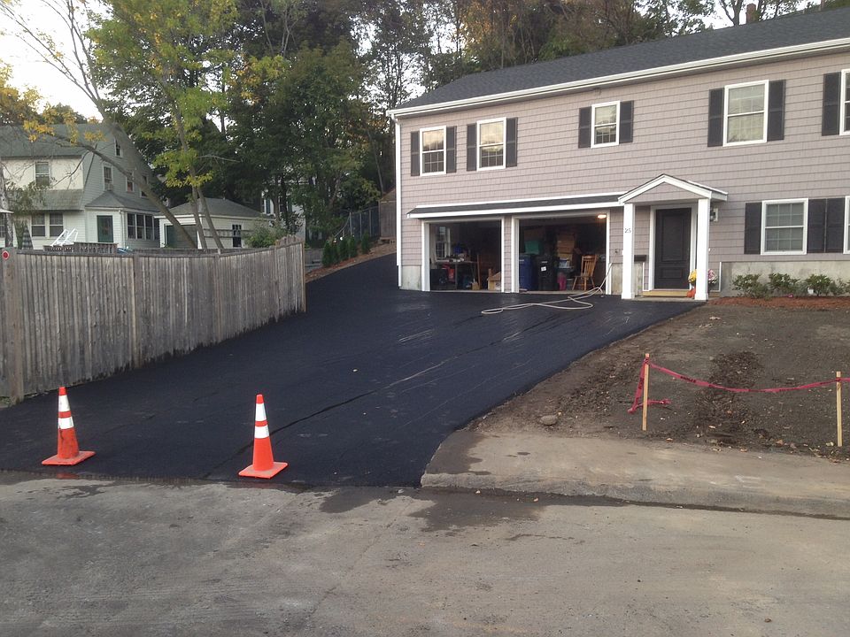 2nd image of 25 Jackson St