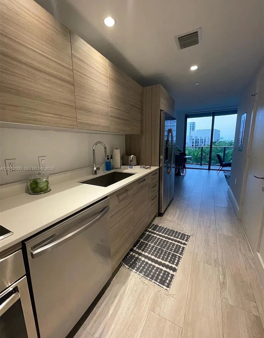 3401 Midtown Condo — Photo 1