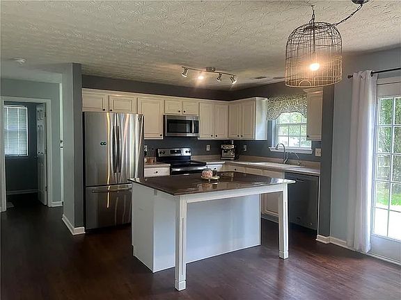 5th image of 3531 Hard Creek Ln