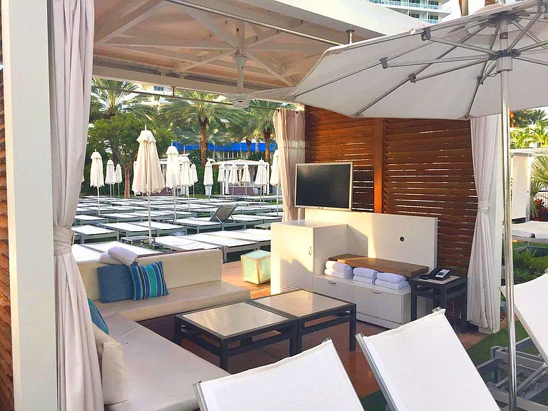 4441 Collins Ave #9-ID1022581P — Photo 7