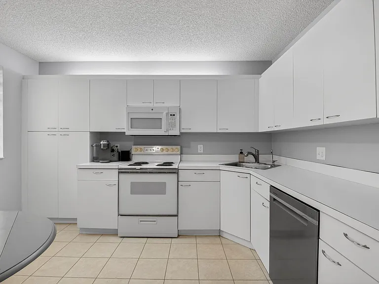 5155 Europa Dr #M — Photo 10