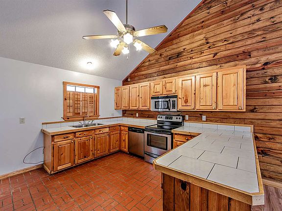 5th image of 606 Bayou Gardens Dr