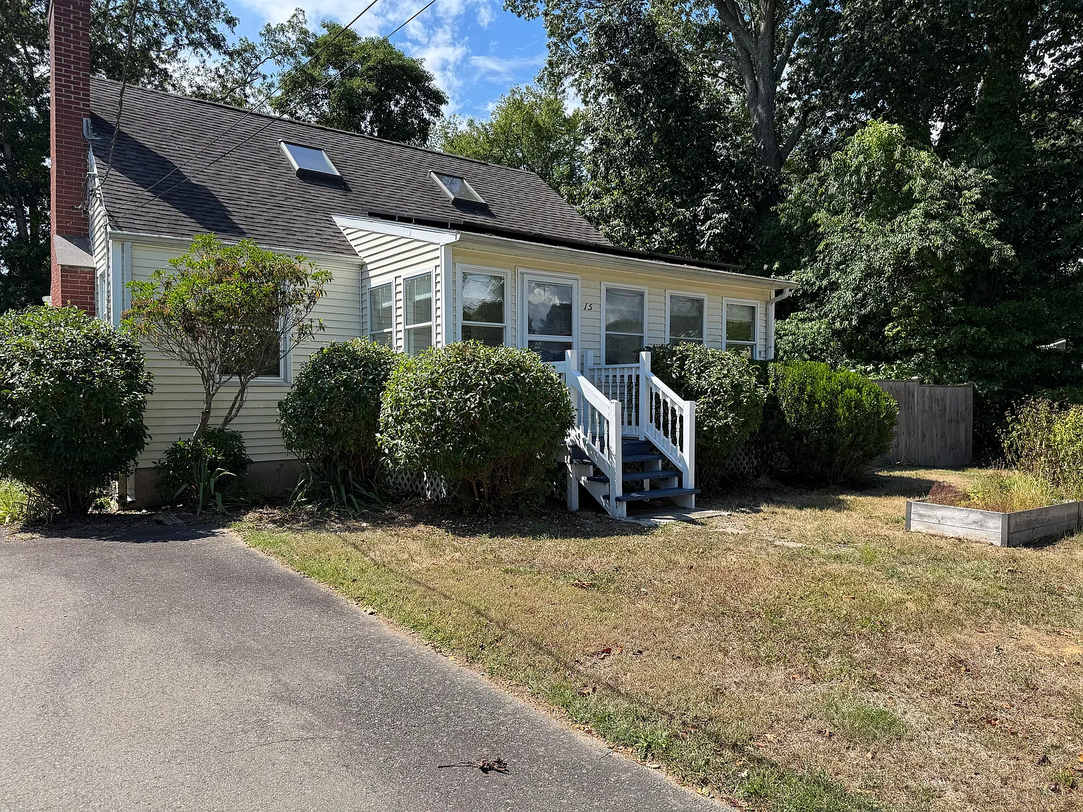 15 Hawks Nest Rd — Photo 2
