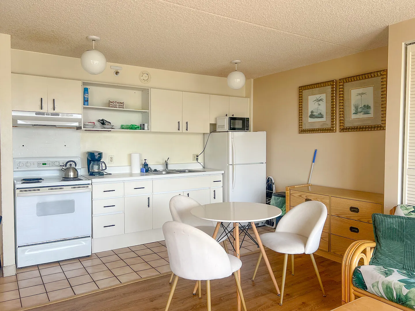 Welcoming Waikiki Banyan 1-Bedroom — Photo 3