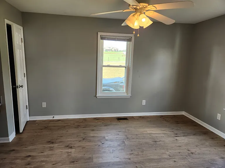 1069 Pickle Rd — Photo 3