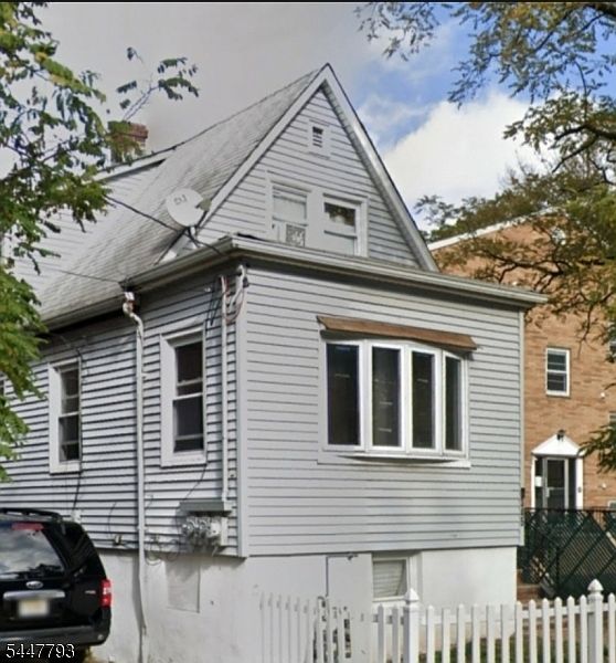 1st image of 345 Mitchell Ave
