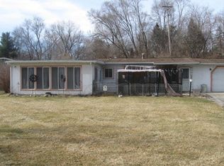 10607 Nine Mile Rd, Whitmore Lake, MI 48189