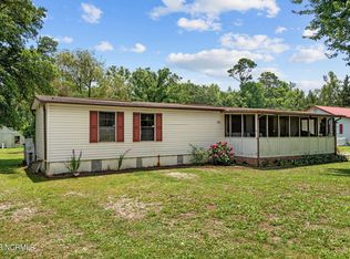 209 Dogwood Ln W, Hampstead, NC 28443