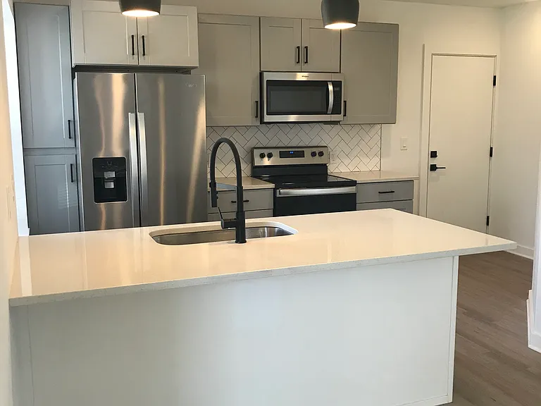 1400 Hamlet St — Photo 1