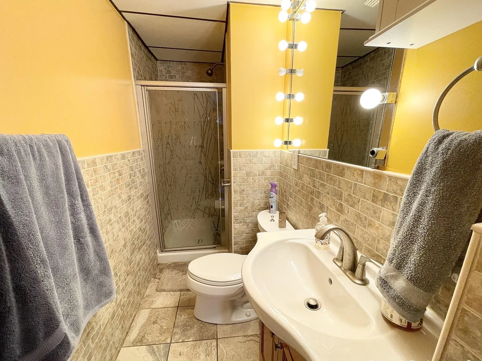 4 bed, 9999 sqft, $7,000 — Photo 4