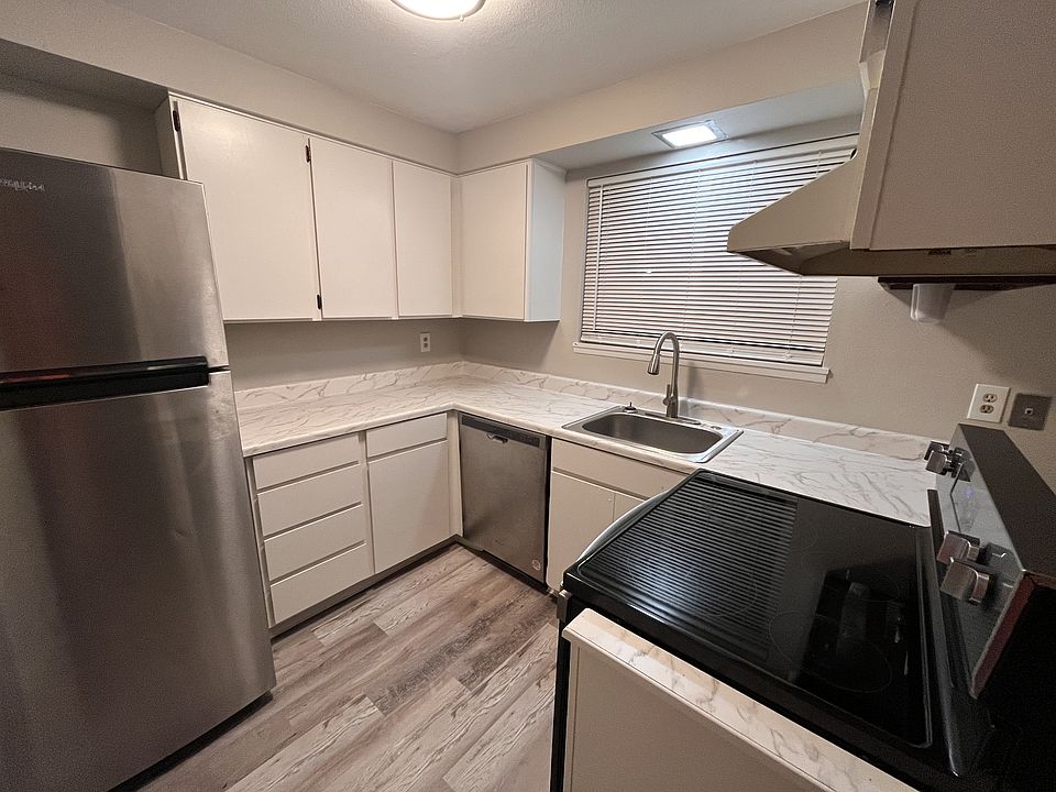 1st image of 2630-2664 SE 136th Ave #2650