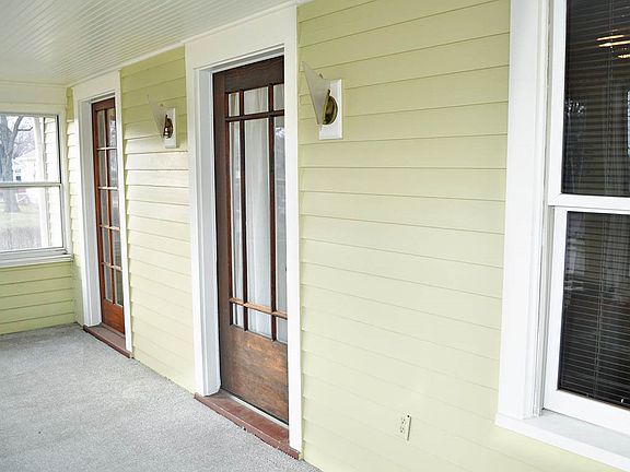 3rd image of 1618 Wood St