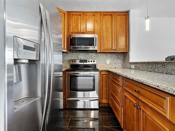 4th image of 18 Newport Ct #18-A