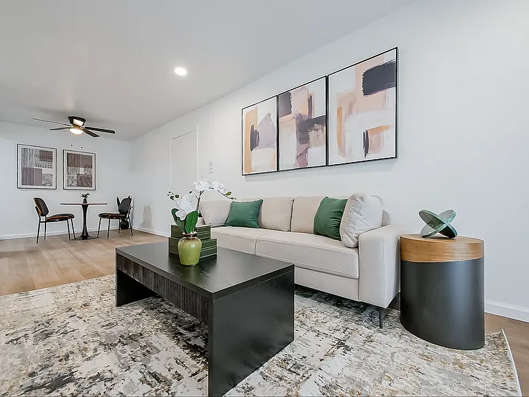 All New Luxury Living In Plymouth — Photo 17