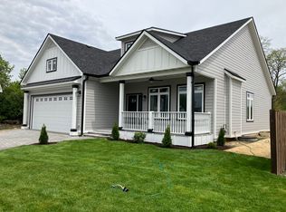 4040 Faith Ln, Saint Charles, IL