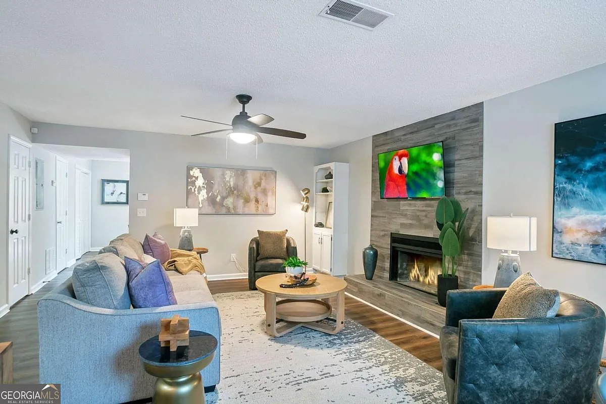 2 bed, 2.5 bath, $2,995 — Photo 2